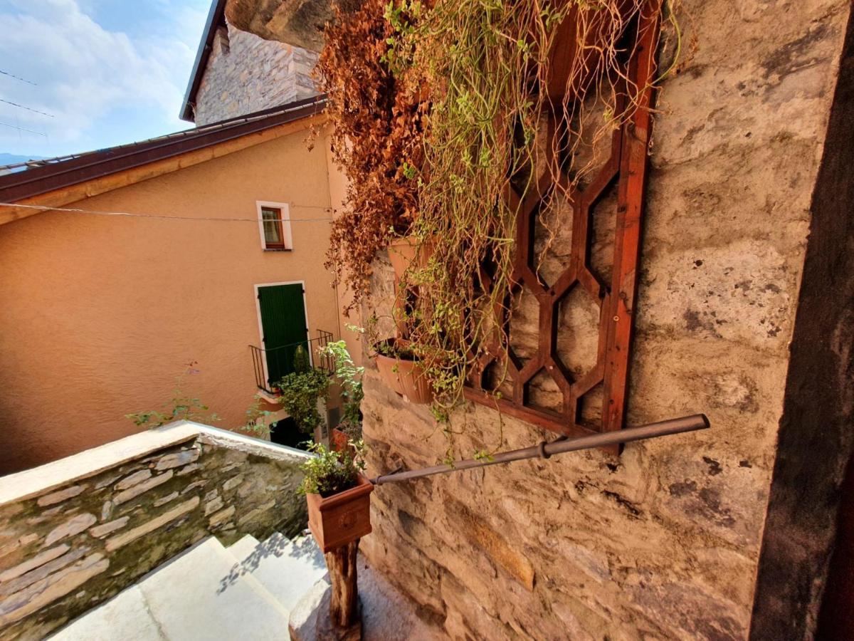 I Scalitt By Quokka 360 - Como Lake Typical House In The Fishing Village Carate Urio Extérieur photo